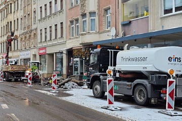 Chemnitz: Wasserrohrbruch in Chemnitzer City: Reparaturarbeiten laufen