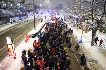Trotz Kälte und Schnee: 500 Menschen demonstrieren gegen US-Angriff auf Venezuela