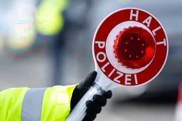 Chemnitz: Mit gestohlenem Kennzeichen unterwegs: Renault-Fahrerin im Drogenrausch gestoppt