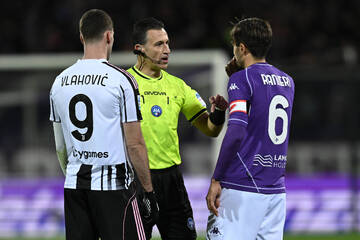 Schiri greift durch: Erstliga-Spiel wegen Rassismus-Eklat unterbrochen