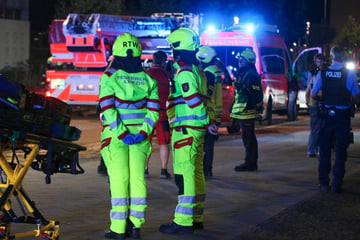 Leipzig: Rauchwolken am Leipziger Hauptbahnhof: Auto brennt in Parkhaus