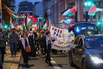 Leipzig: Am Jahrestag des Hamas-Überfalls: "Handala"-Demo zieht durch Leipzig