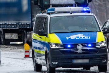 Lkw-Fahrer tyrannisiert viele andere auf A4: Blick der Polizei auf Fahrtenschreiber sagt alles