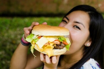 Mit Humor schmeckt's besser: Lustige Sprüche über Essen
