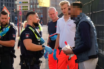 Messerstecherei vor Drogen-Beratungsstelle, Täter auf der Flucht