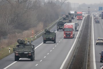 Achtung, hier fahren jetzt Militär-Konvois!