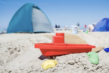 Loch im Sand gebuddelt: Urlaub endet in Tragödie