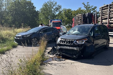 Stark betrunken: 52-Jähriger fährt mit fremdem Auto und baut schweren Unfall