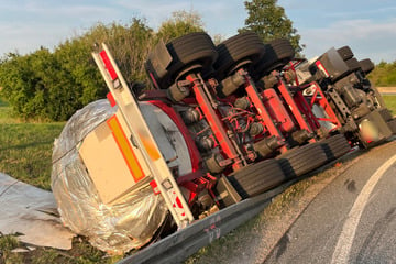 Unfall A71: Bier-Truck in Thüringen verunglückt: Fahrer hatte Alkohol im Blut