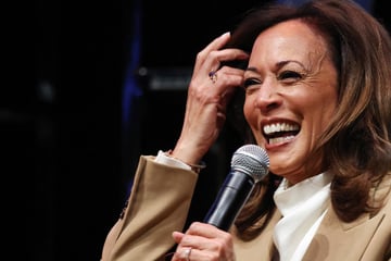 Kamala Harris drops her best dating advice for cuffing season!