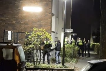 Betrunkener will Drogen kaufen und löst Großeinsatz aus