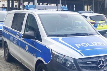 Berlin: Verkehrsrowdy flüchtet vor Polizei und wird von den Beamten angefahren