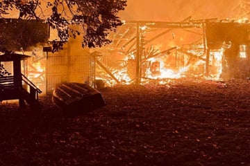 Scheune in Sachsen-Anhalt brennt lichterloh: Schaden ist riesig