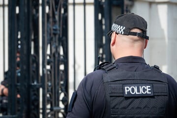 Vergewaltigung auf Parkplatz? Polizei nimmt 12- bis 14-jährige Briten fest