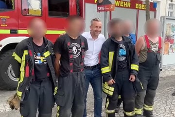 Mit Uniform und Einsatzwagen zum AfD-Stand: Bürgermeister entsetzt über Feuerwehrleute