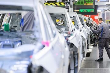 VW-Markenchef kündigt Tempo bei laufendem Sparprogramm an