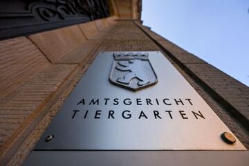 "Alle werden sterben": Angeklagter drohte 16 Schulen mit Bomben und gesteht vor Gericht