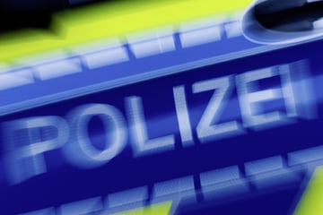 Lieferwagen erfasst Rollerfahrer: Polizisten reanimieren 63-Jährigen an Unfallstelle