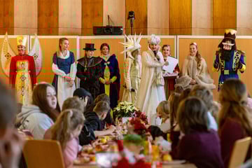 Dresden: Für benachteiligte Kinder: Schöne Bescherung im Rathaus