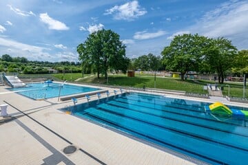 Chemnitz: Dieses Chemnitzer Freibad bleibt länger offen