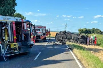 Schwerer Unfall auf Landstraße: Vier teils lebensgefährlich Verletzte