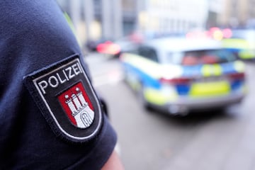 Zeugen gesucht: Jugendlicher auf Fahrrad von Bus erfasst und lebensgefährlich verletzt
