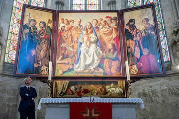 Naumburg: Dreiflügeliger Altaraufsatz nach 500 Jahren wieder komplett