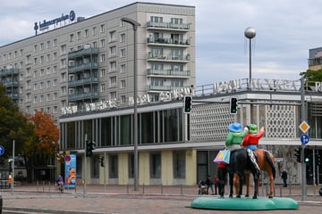 Schüsse auf der Karl-Marx-Allee: 35-Jähriger verletzt, Täter flüchtig