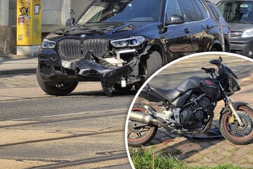 Crash in Dresden: BMW und Motorrad zusammengekracht - Fahrer im Krankenhaus