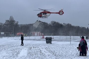 Berlin: Aufregung in Neukölln: Darum landete ein Hubschrauber auf dem Tempelhofer Feld