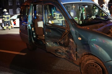 Unachtsamkeit endet im Crash: Zwei Personen verletzt