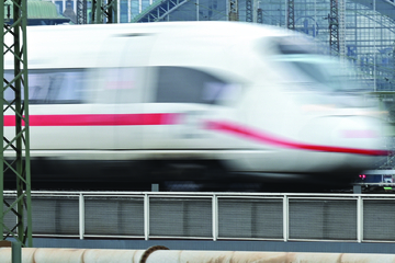 Nächster Halt - Nachbesserung: Jeder dritte DB-Fernverkehrszug kam 2022 zu spät