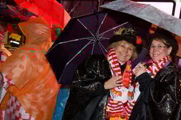 Weiberfastnacht in Köln: Domstadt erwartet wieder Zehntausende Feiernde