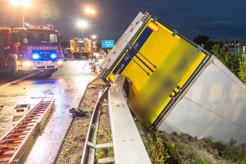 Schwerer Laster-Unfall auf A73: Autofahrer schwer verletzt, Fahrtrichtung Nürnberg gesperrt