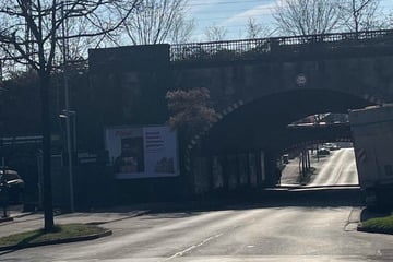 Fahrlehrer erfasst Kind (9): Kleiner Junge schwer verletzt im Krankenhaus