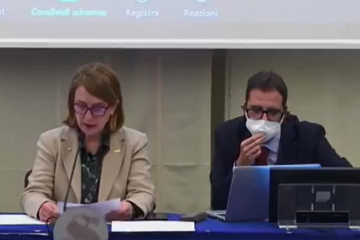 Italienische Politiker sitzen in Zoom-Konferenz: Plötzlich läuft ein Porno!