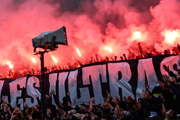 Über 100 Ultra-Gruppen ziehen an einem Strang und verbünden sich gegen Staat