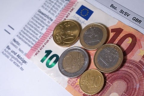  Foto zu Ab 1. Januar 2026: So viele Menschen profitieren von der Mindestlohn 