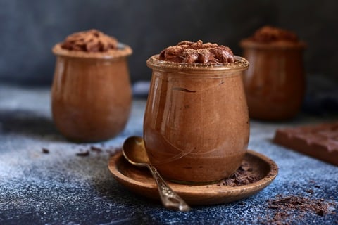 Vegane Mousse au Chocolat mit Kaki: Gesundes und laktosefreies Rezept