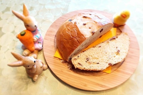 Fluffiges Osterbrot Rezept ganz leicht selber machen