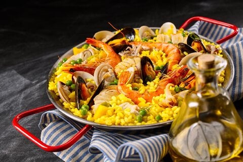 Rezept für Paella mit Meeresfrüchten und Hähnchen