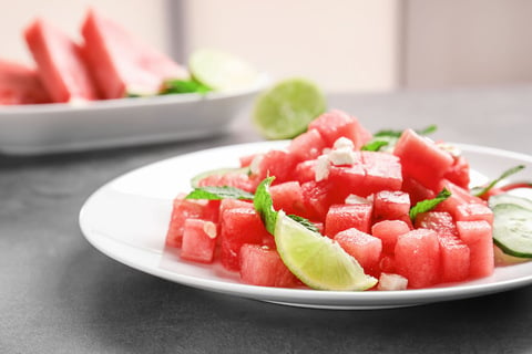 Wassermelonen Feta Salat Rezept: Frischer Salat mit Minze