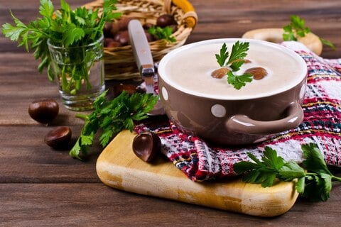 Maronensuppe Rezept für eine kräftig, cremig, nussige Suppe