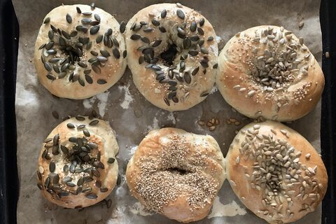 Bagel Rezept: Bagel einfach selber backen