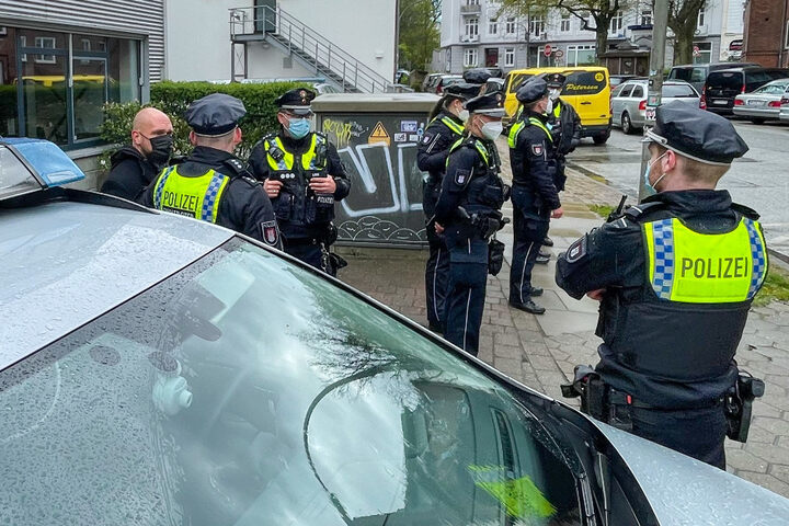 Proteste bei Markus Lanz! Polizei sichert Studio-Eingang ...