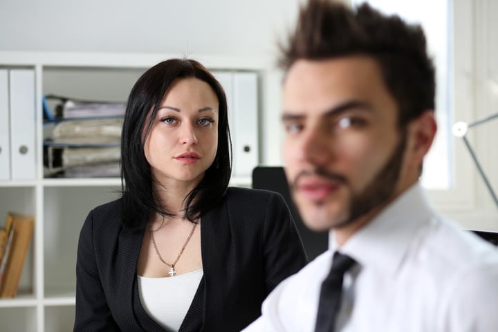 Liebe Am Arbeitsplatz: Darauf Ist Zu Achten