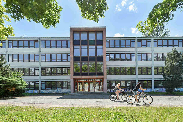 Diese Schule wird abgerissen und dann passiert erstmal gar nichts | TAG24