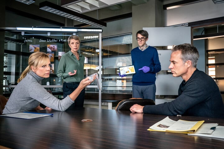 SOKO Leipzig Leiche in sächsischer Psychiatrie! Als Jesus verkleideter