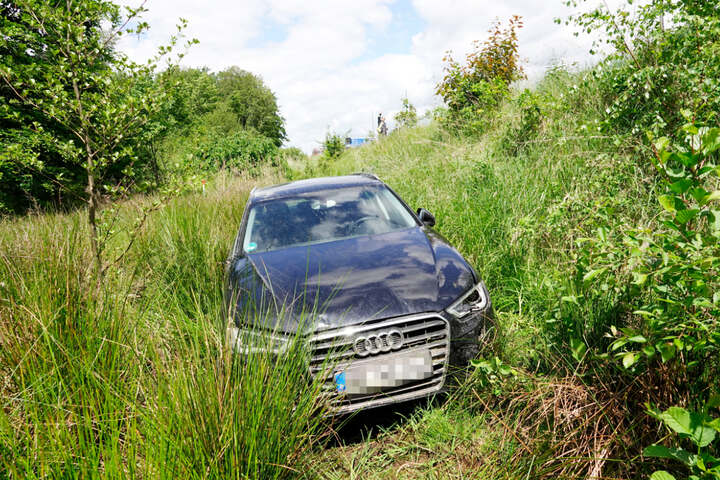 Unfall Auf A4 Bei Hainichen: Audi Kracht Durch Wildschutz-Zaun