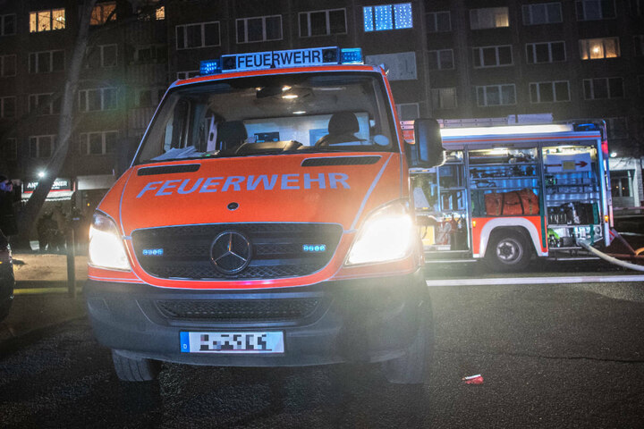 Berlin: Heiße Nacht trotz Böllerverbot - Feuerwehr und Polizei rüsten